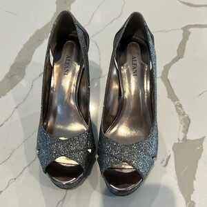 Alfani Fairfax worn pumps. Silver sparkle. 6.5m